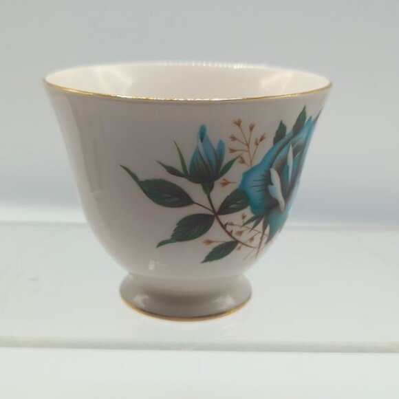 Royal Vale Teacup & Saucer Fine Bone China Made in England Floral Gold Trim - Picture 6 of 8